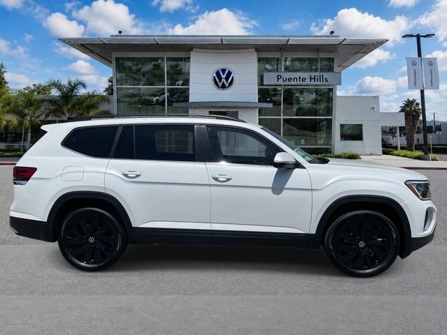 New 2026 White/off-white Volkswagen 2.0T SE w/Technology image 3