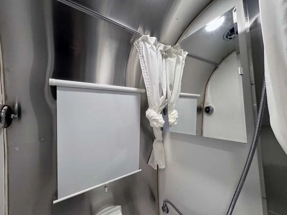 Used 2025  AIRSTREAM  image 21
