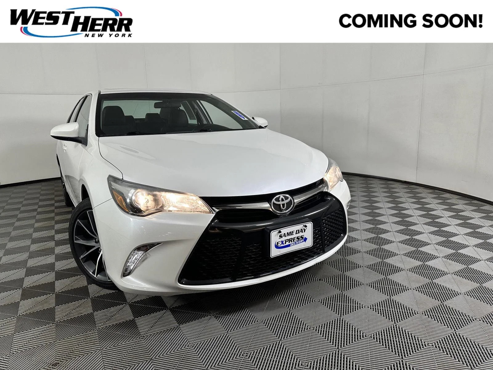 Used 2017 Blizzard Pearl Toyota XSE image 1