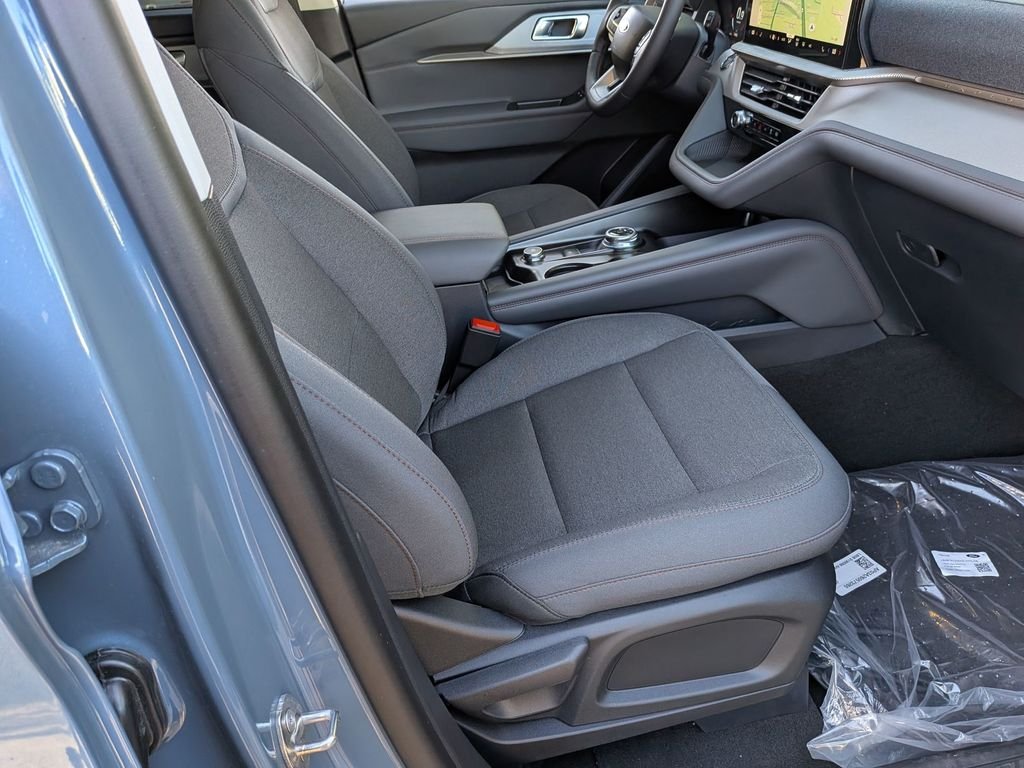 New 2026 Vapor Blue Metallic Ford Active image 33