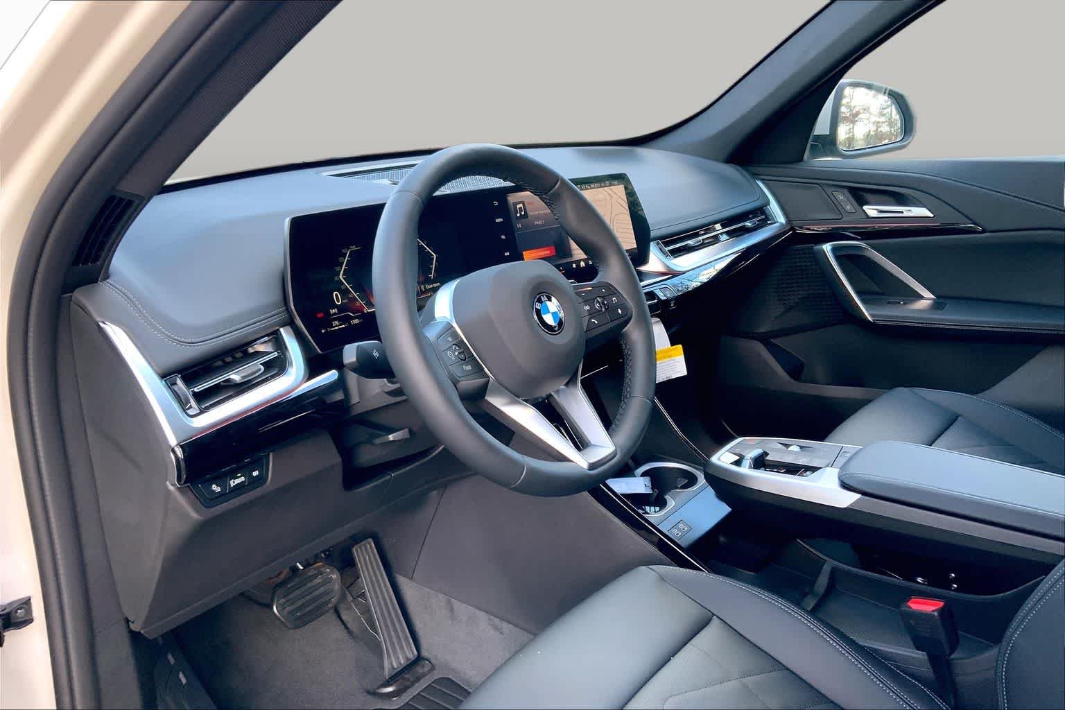 Used 2026 Dune Grey Metallic BMW xDrive28i image 8