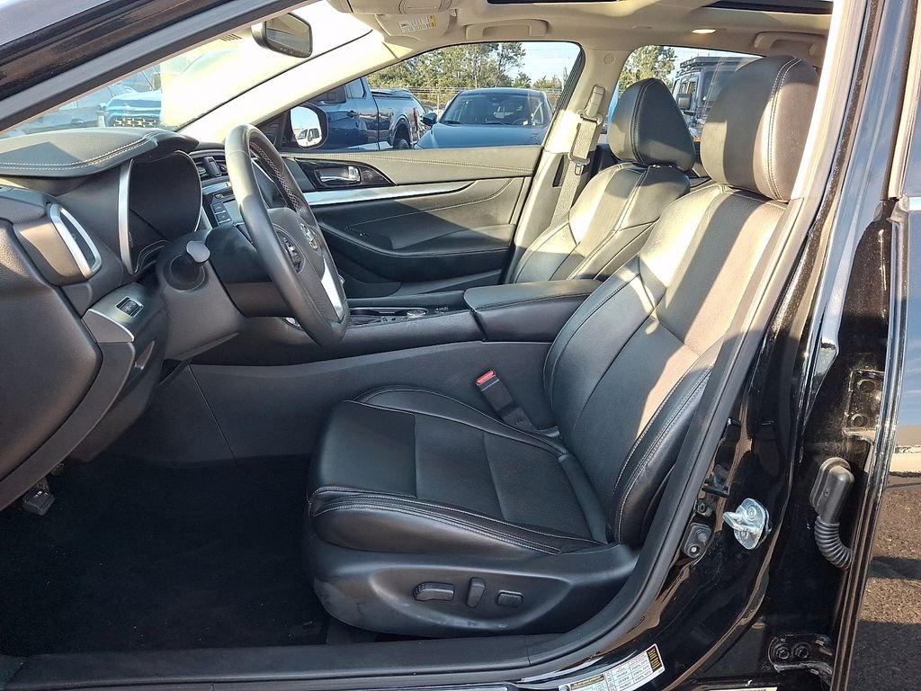 Used 2020 Black Nissan 3.5 SL image 13