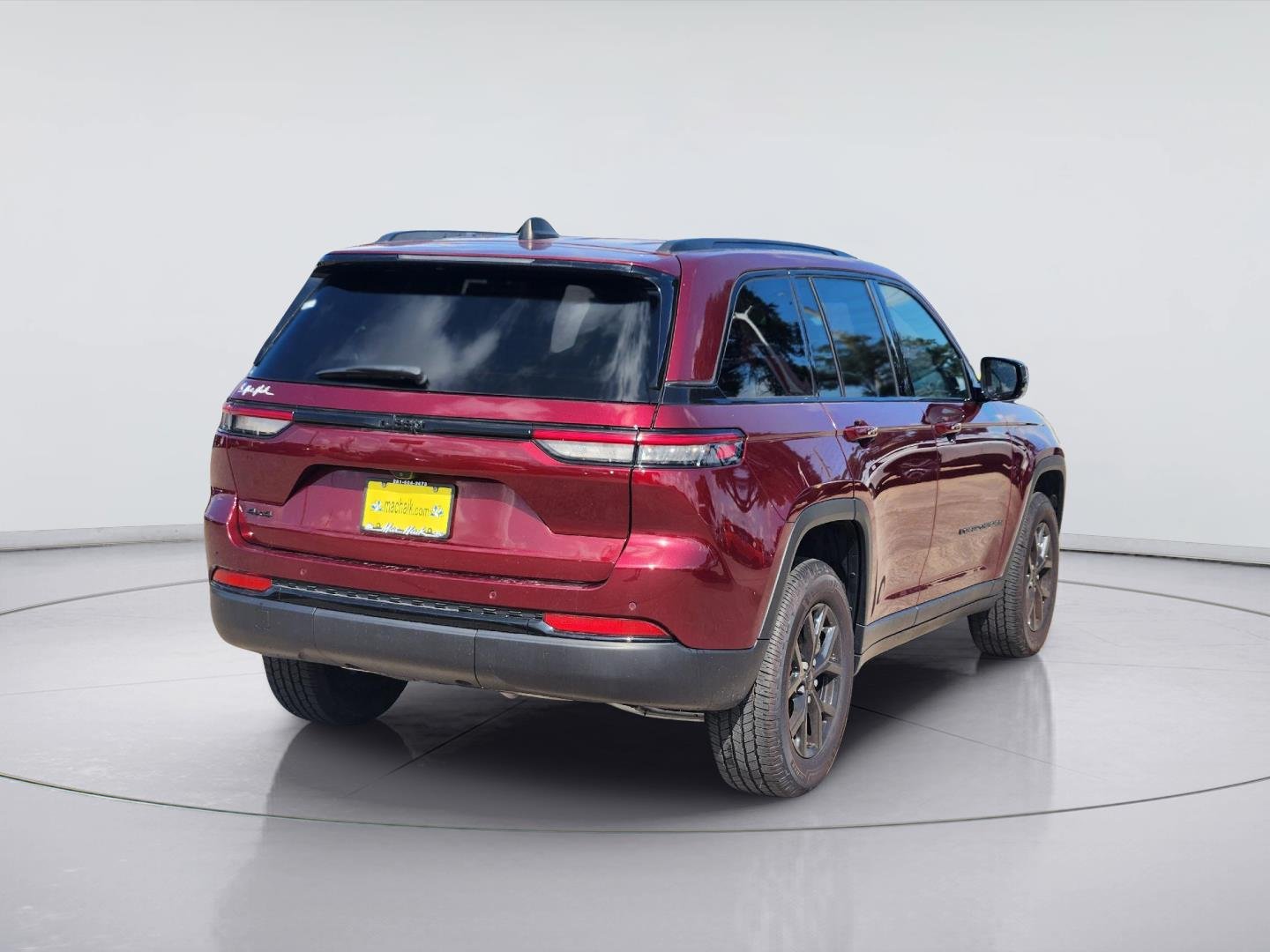 Used 2024 Velvet Red Pearlcoat Jeep Altitude image 5