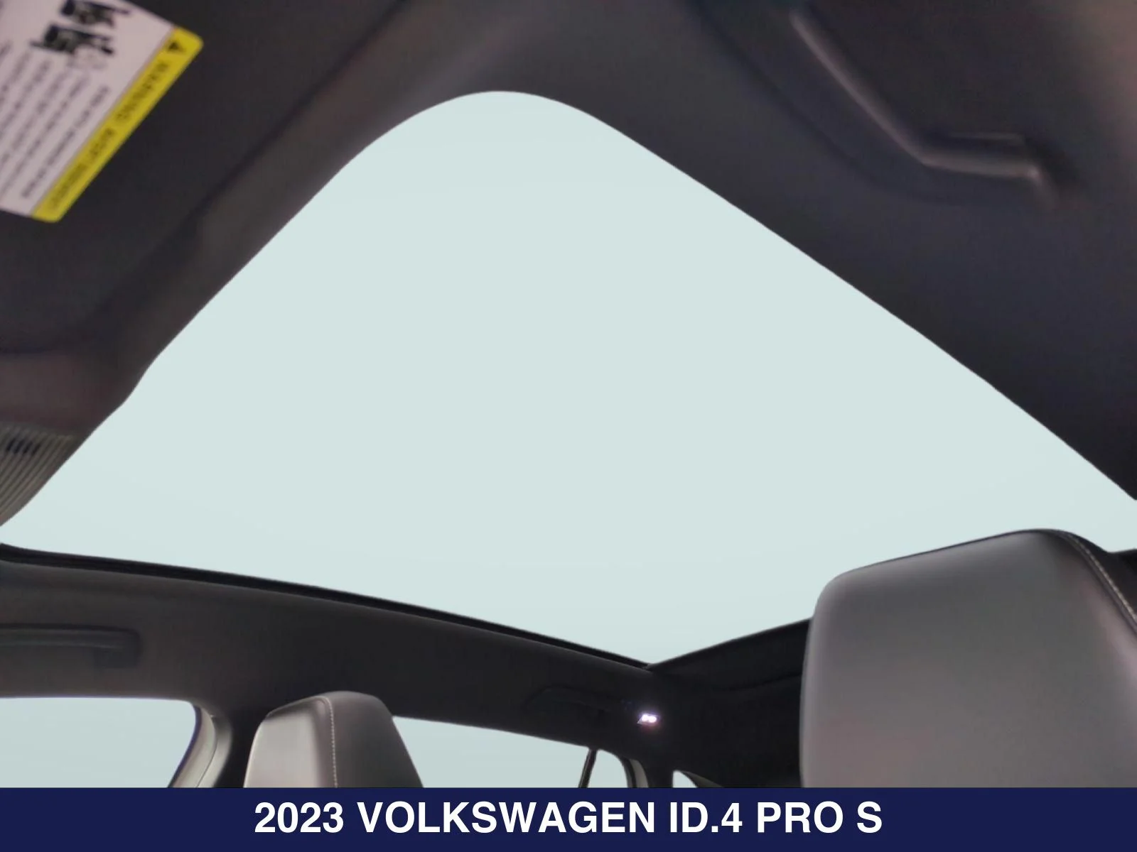 Used 2023 White Volkswagen Pro S image 16