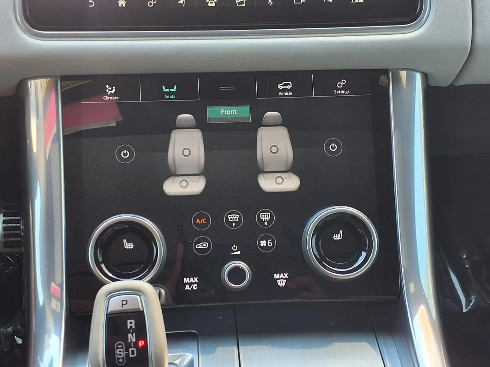 Used 2022 Fuji White Land Rover SVR image 18