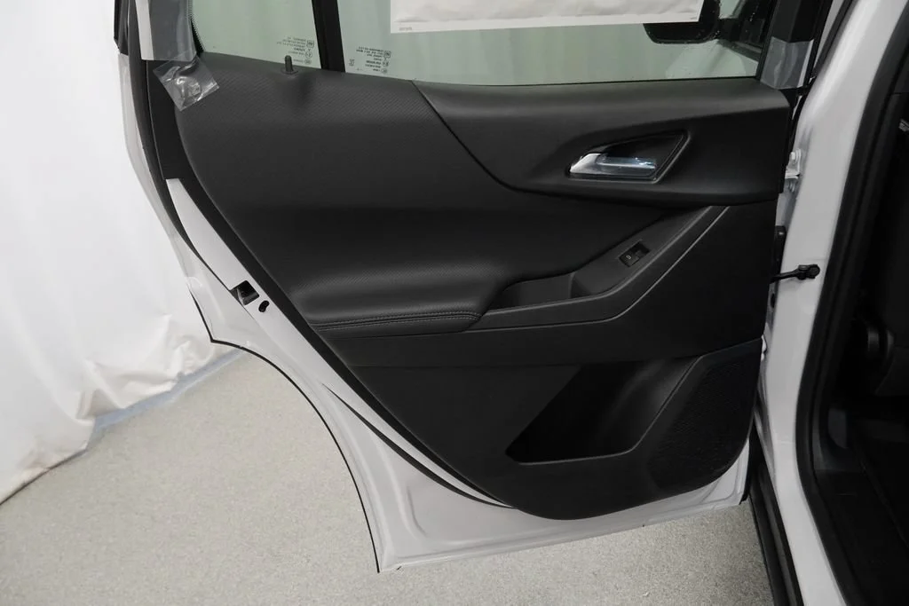 New 2026 Summit White Chevrolet LT image 23