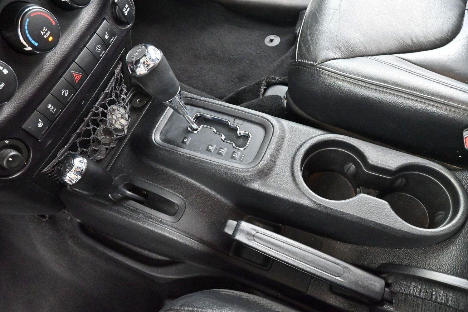 Used 2015 Bright White Clearcoat Jeep Altitude image 22