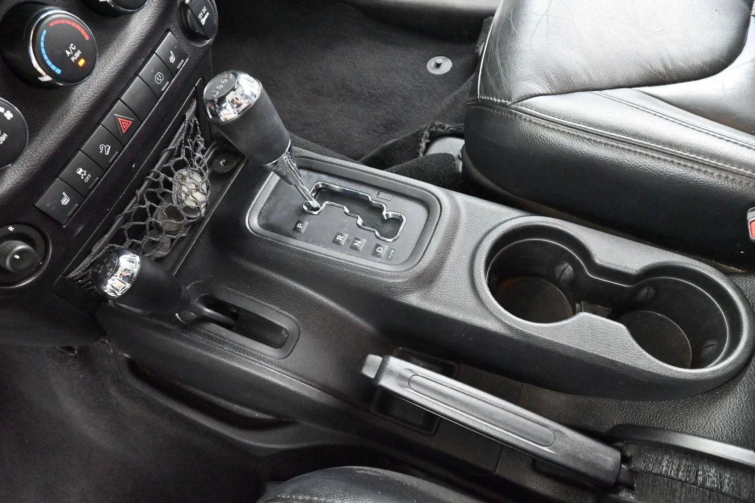Used 2015 Bright White Clearcoat Jeep Altitude image 22