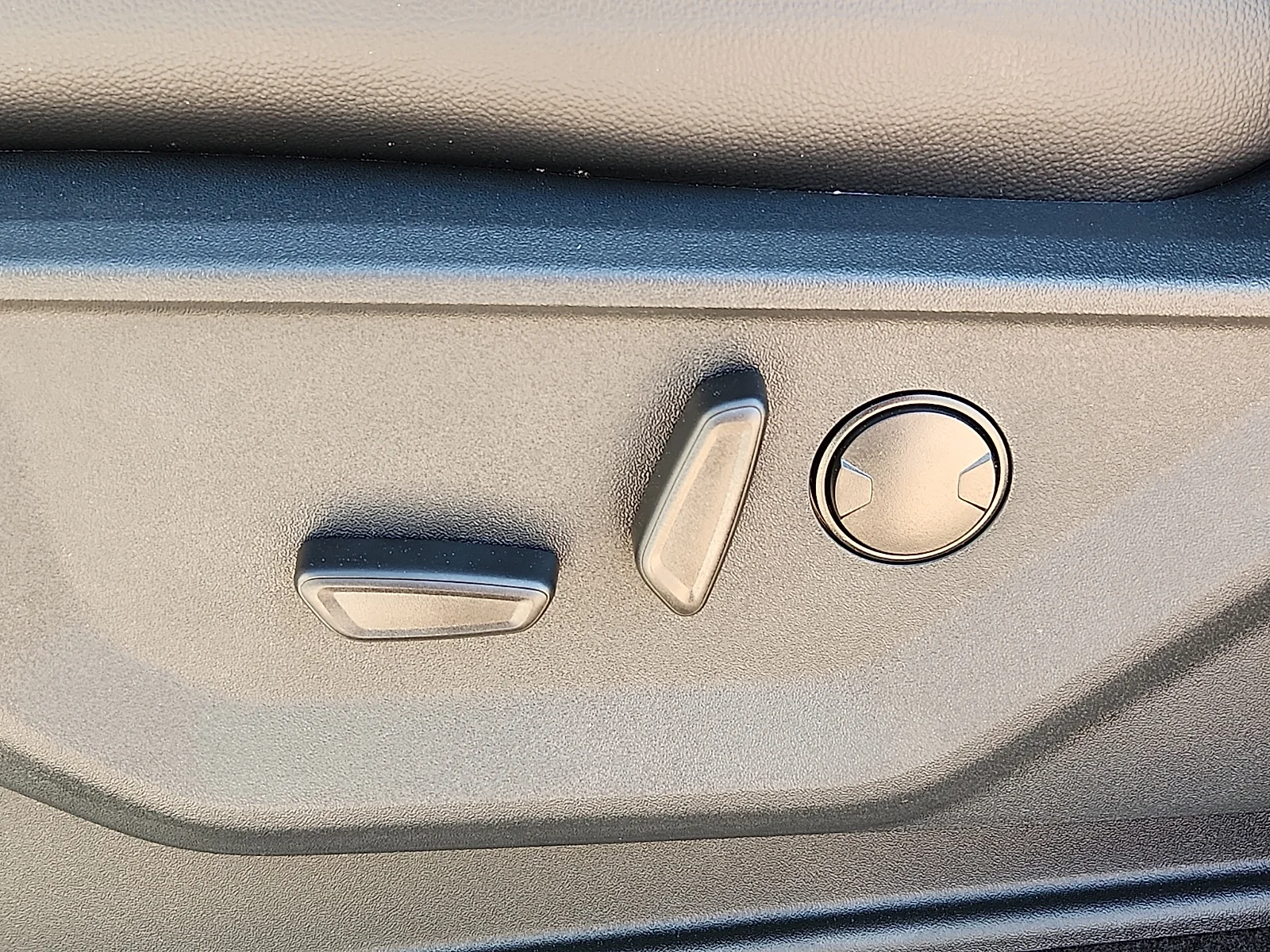 New 2026 Oxford White Ford Lariat image 16