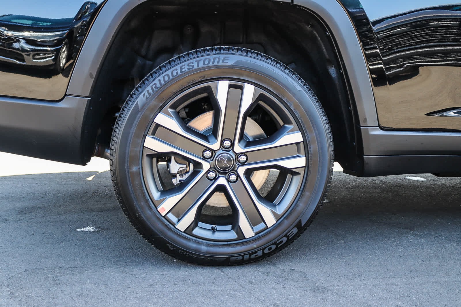 New 2027 High-Gloss Black Paint Jeep Limited image 11