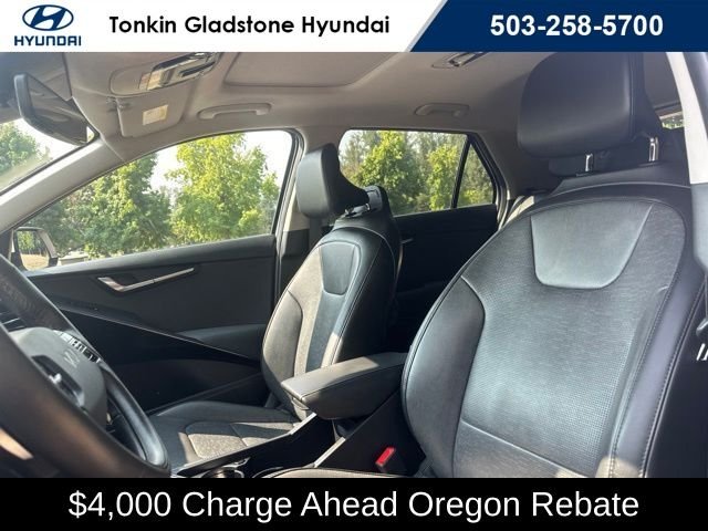 Used 2023 Snow White Pearl Kia Wave image 13