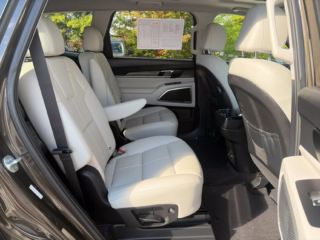 Used 2022 Moss Kia EX image 45