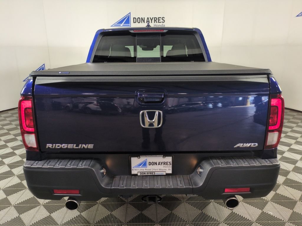 Used 2023 Platinum White Pearl Honda RTL image 4
