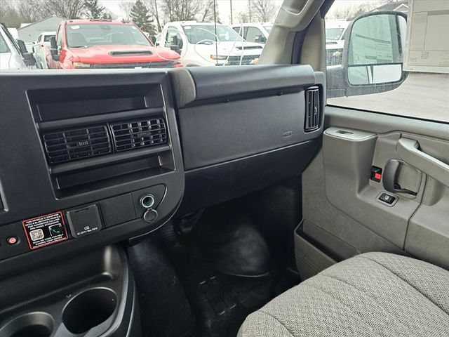 2025 Chevrolet Express Cargo Work Van - Photo 12