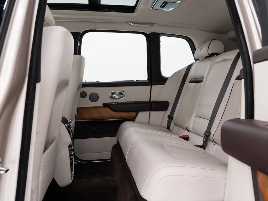 Certified Used 2019 White Sands Rolls-Royce  image 24