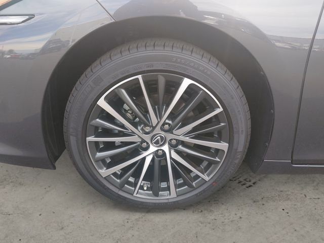 2025 Lexus ES 350 - Photo 14