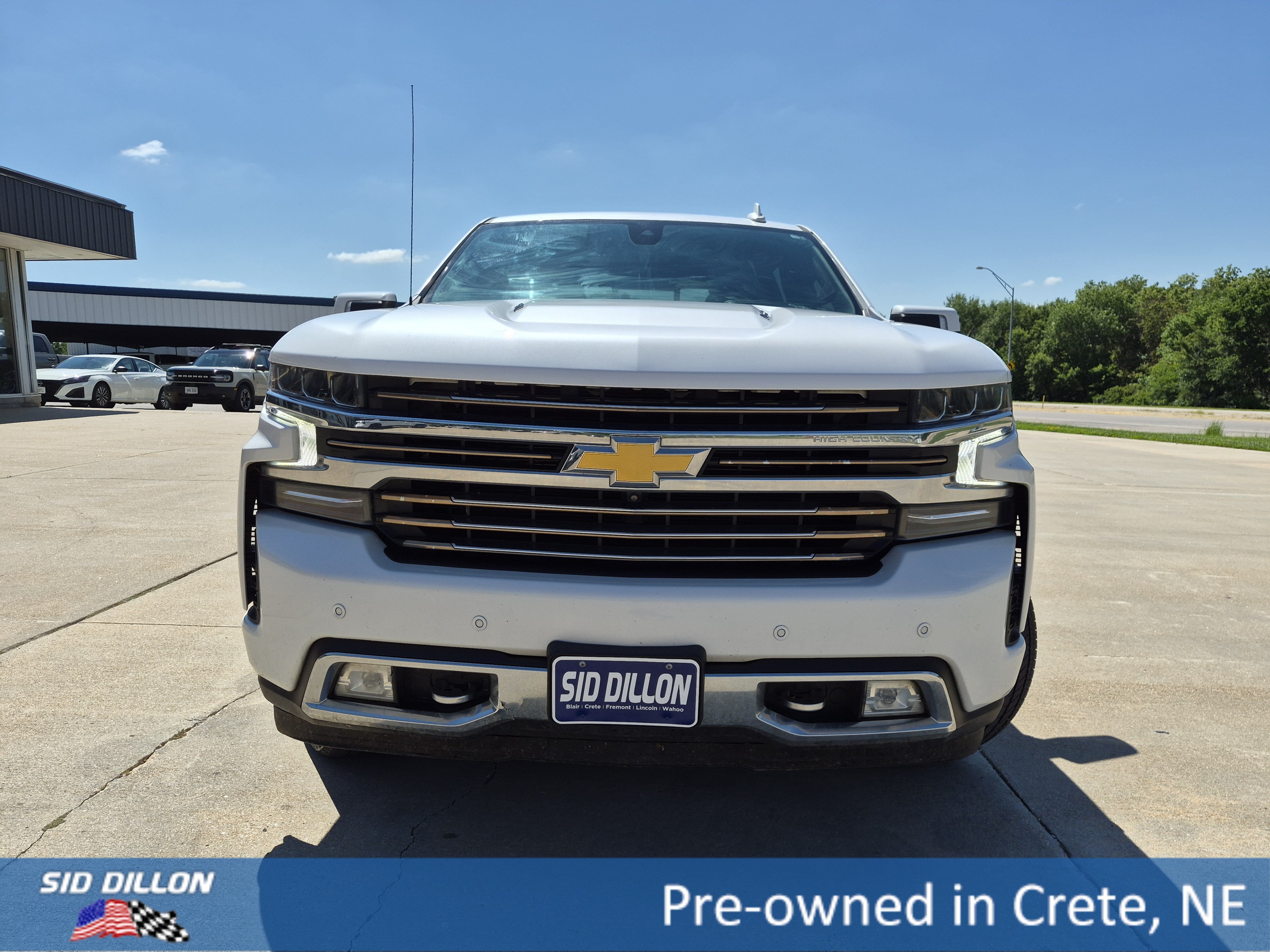 Used 2021 Iridescent Pearl Tricoat Chevrolet High Country image 15