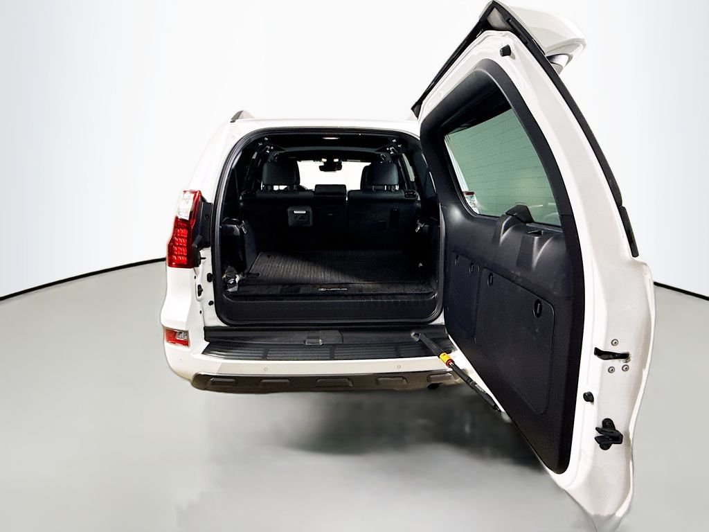 Used 2022 Starfire Pearl Lexus Base image 26