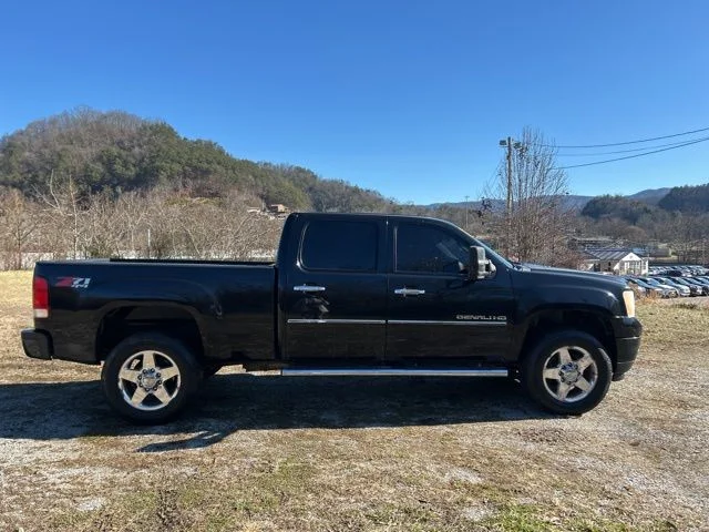 Used 2011 Black GMC Denali image 8