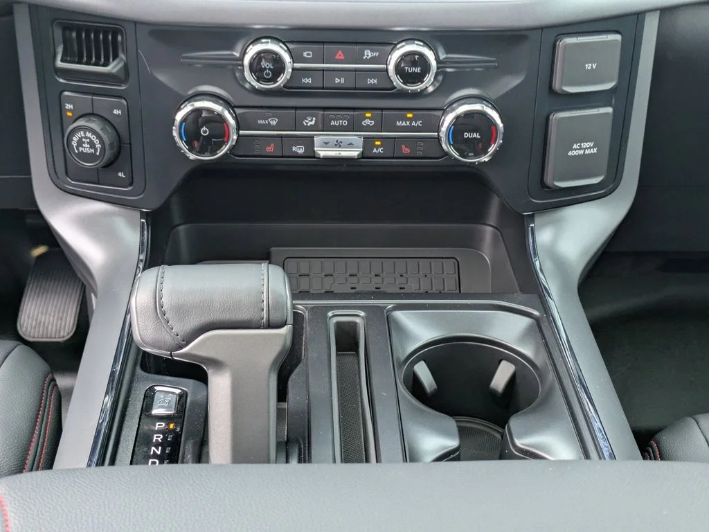 New 2026 Oxford White Ford XLT image 23