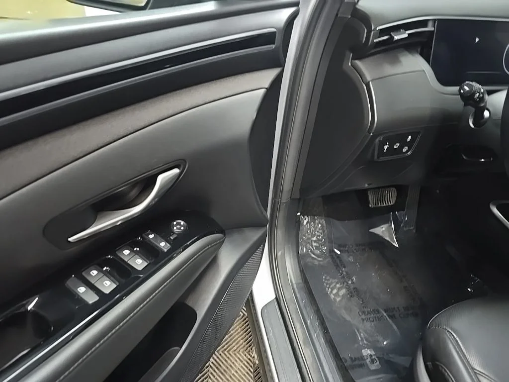 Used 2024 Silver Hyundai SEL Convenience image 29