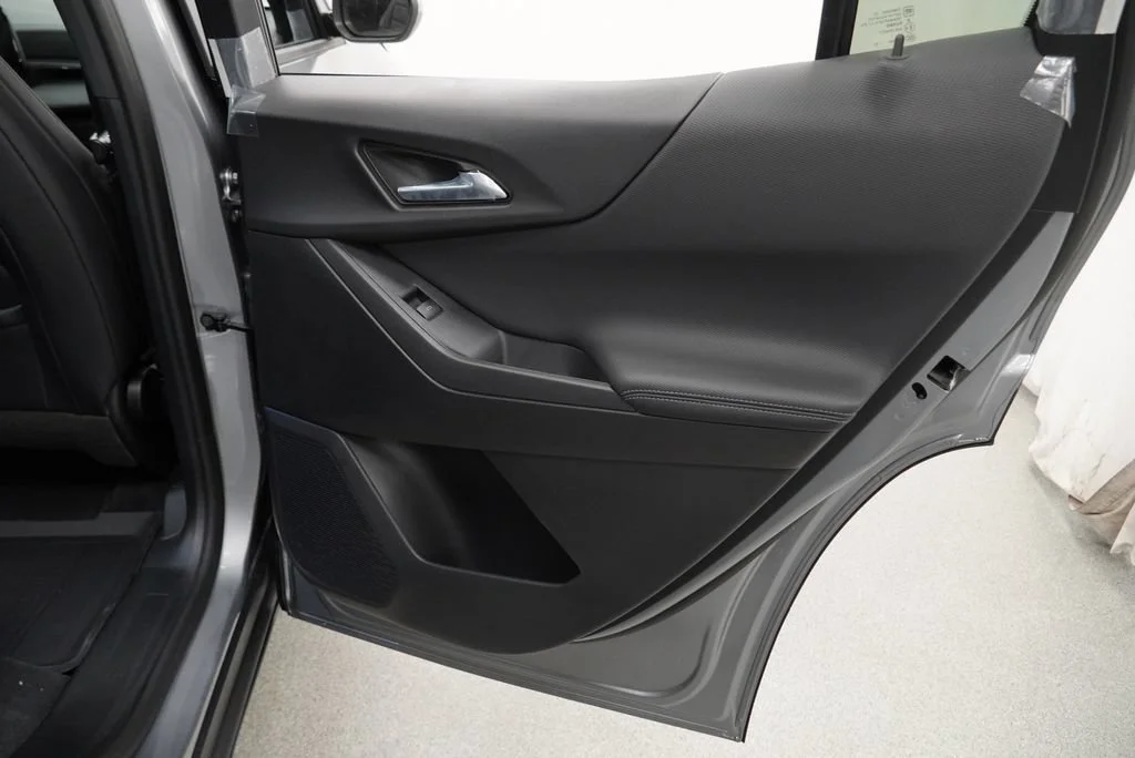 New 2027 Sterling Gray Metallic Chevrolet LT image 26