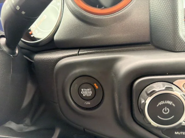 Used 2023 Gray Jeep Mojave image 27