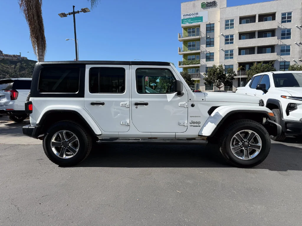 Used 2022  Jeep Unlimited Sahara image 6