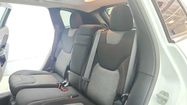 Used 2014 White Jeep Latitude image 19