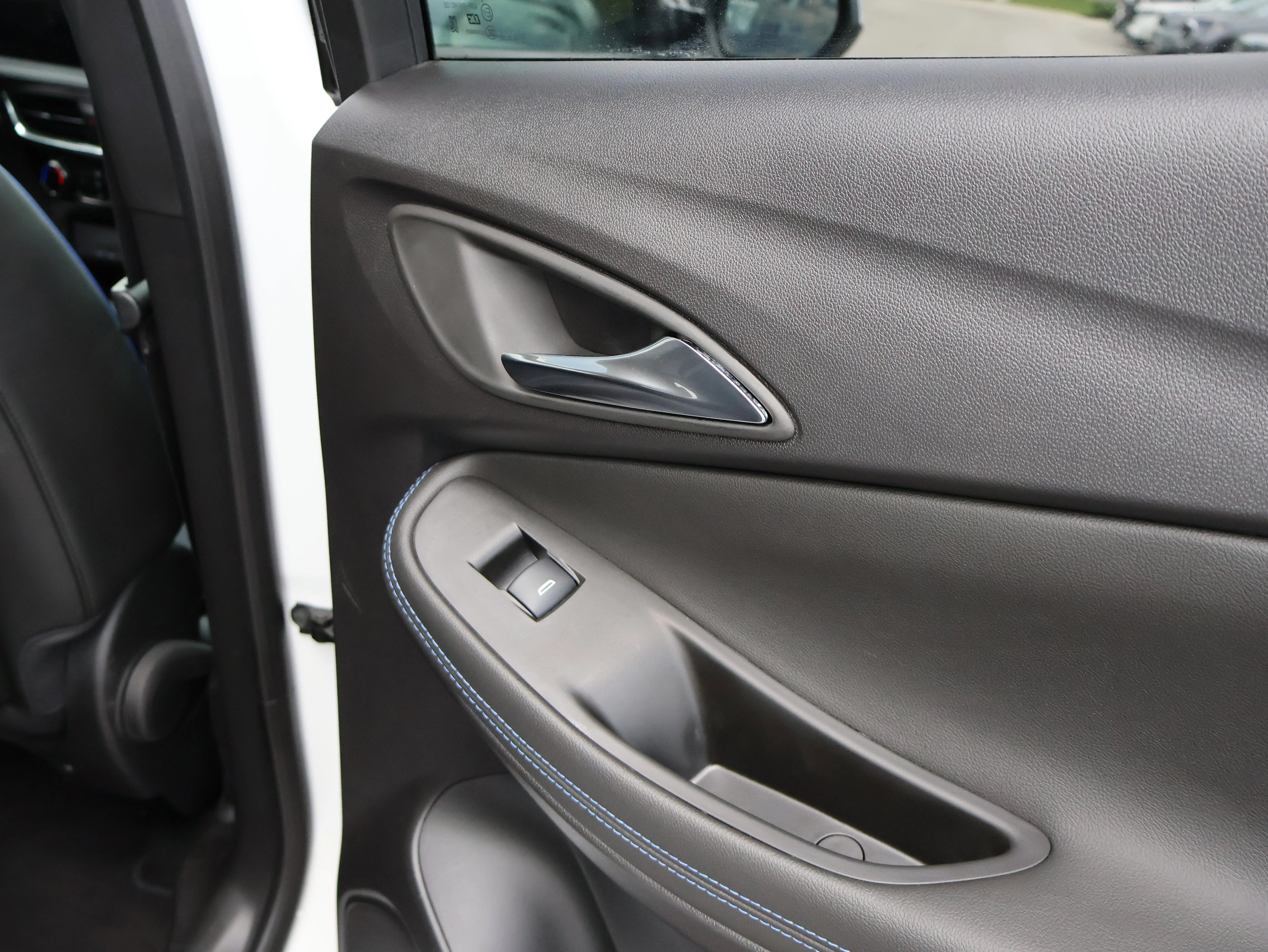 Used 2026 Summit White Buick Sport Touring image 14