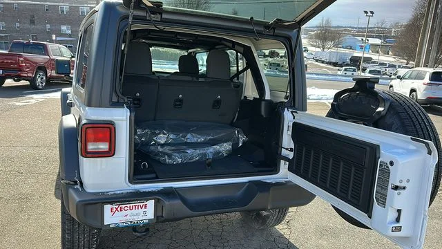 New 2026 Bright White Clear-Coat Exterior Paint Jeep Sport S image 23
