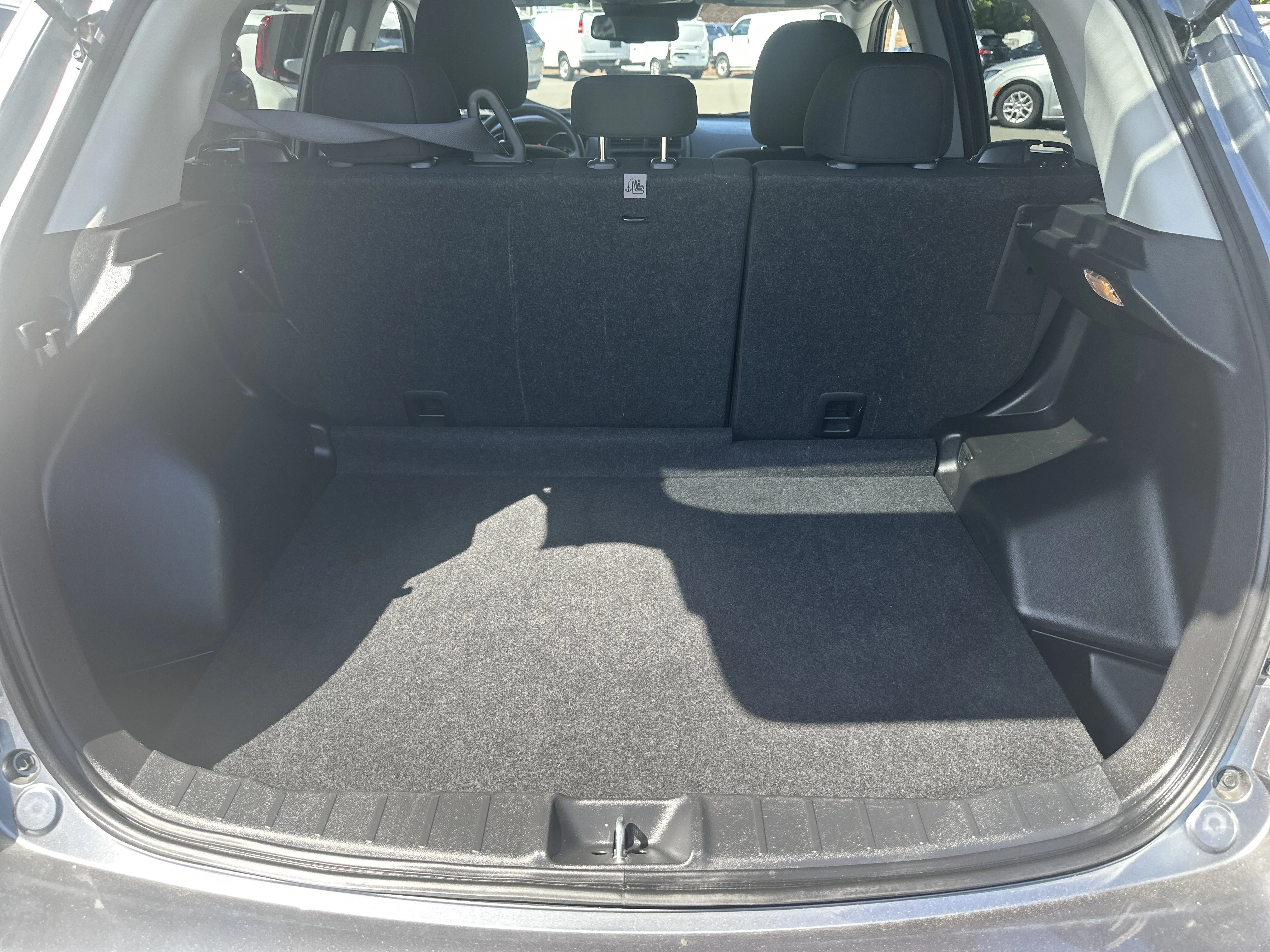 Used 2025  Mitsubishi ES image 21