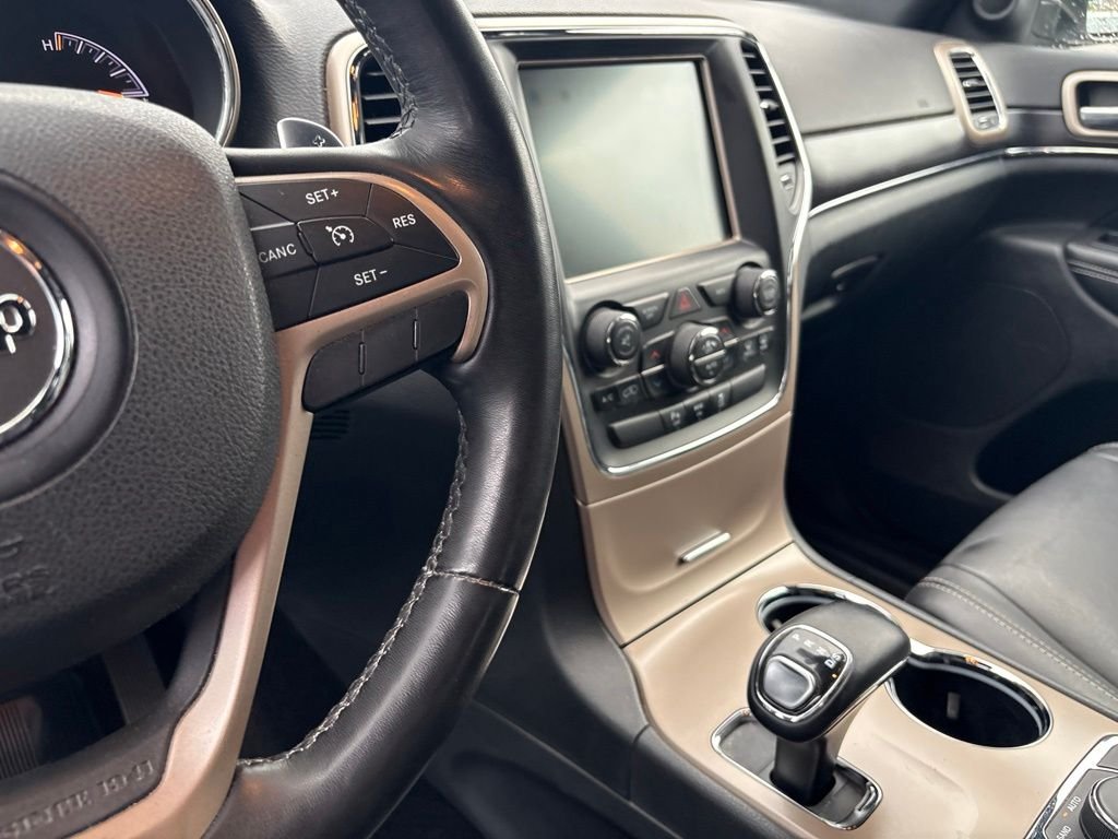 Used 2015 Silver Jeep Limited image 5