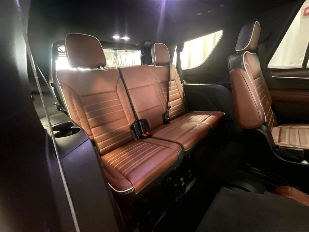 Used 2023 White GMC Denali Ultimate image 17