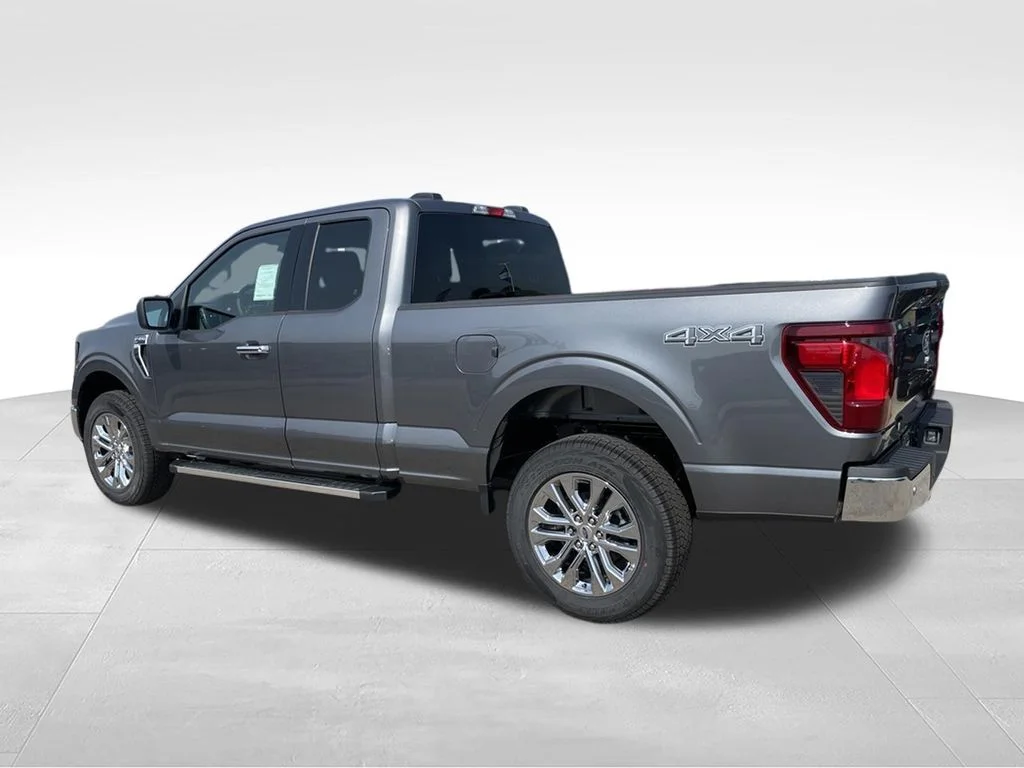 New 2026 Carbonized Gray Metallic Ford XLT image 6