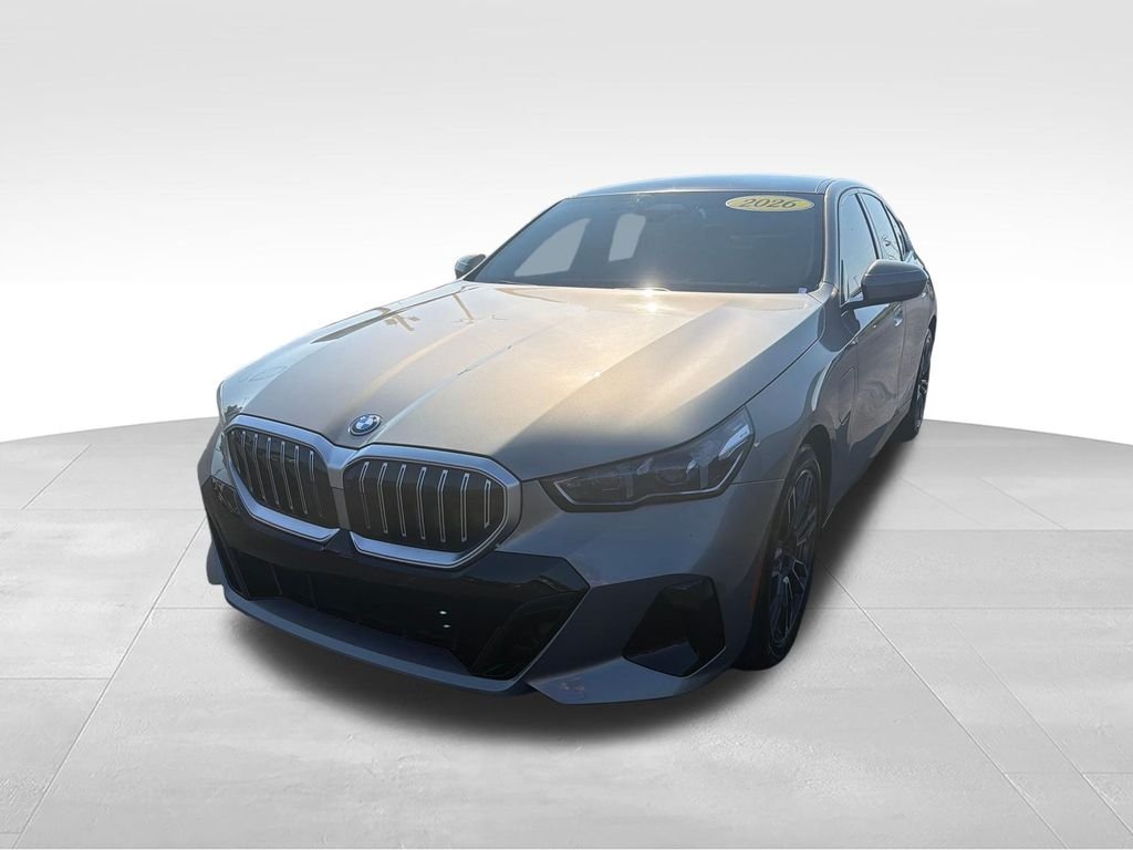 Used 2026 Gray BMW 550e xDrive image 18
