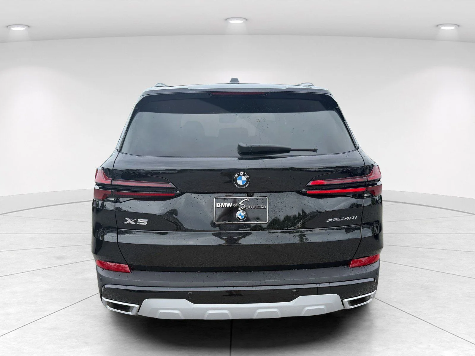 New 2026 Black Sapphire Metallic BMW xDrive40i image 5