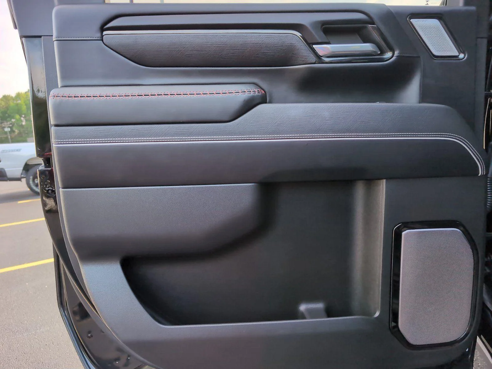 Used 2025 Onyx Black GMC AT4X image 38