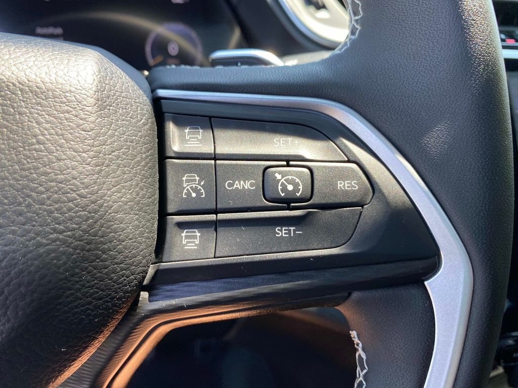 Used 2025 Black Jeep Altitude X image 20