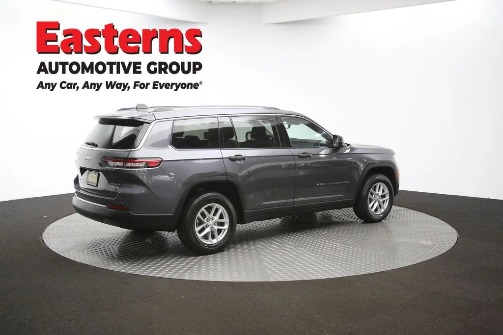 Used 2023 Gray Jeep Laredo image 44