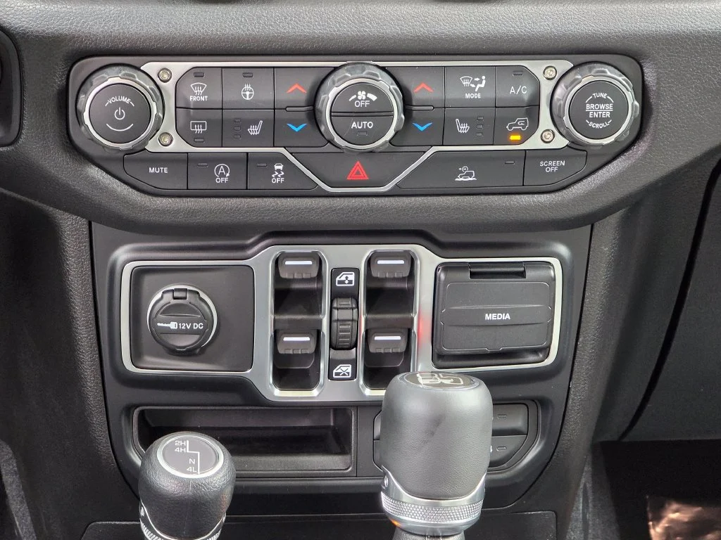 New 2026 White Jeep 85th Anniversary Edition image 29