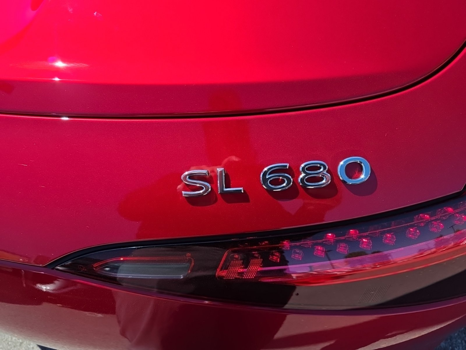 Certified Used 2026 MANUFAKTUR Garnet Red Metallic (Red Ambiance) Mercedes-Benz Maybach SL 680 image 18