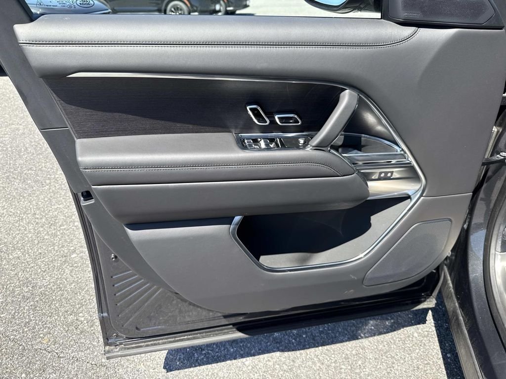 New 2026 Carpathian Grey Land Rover SE image 19