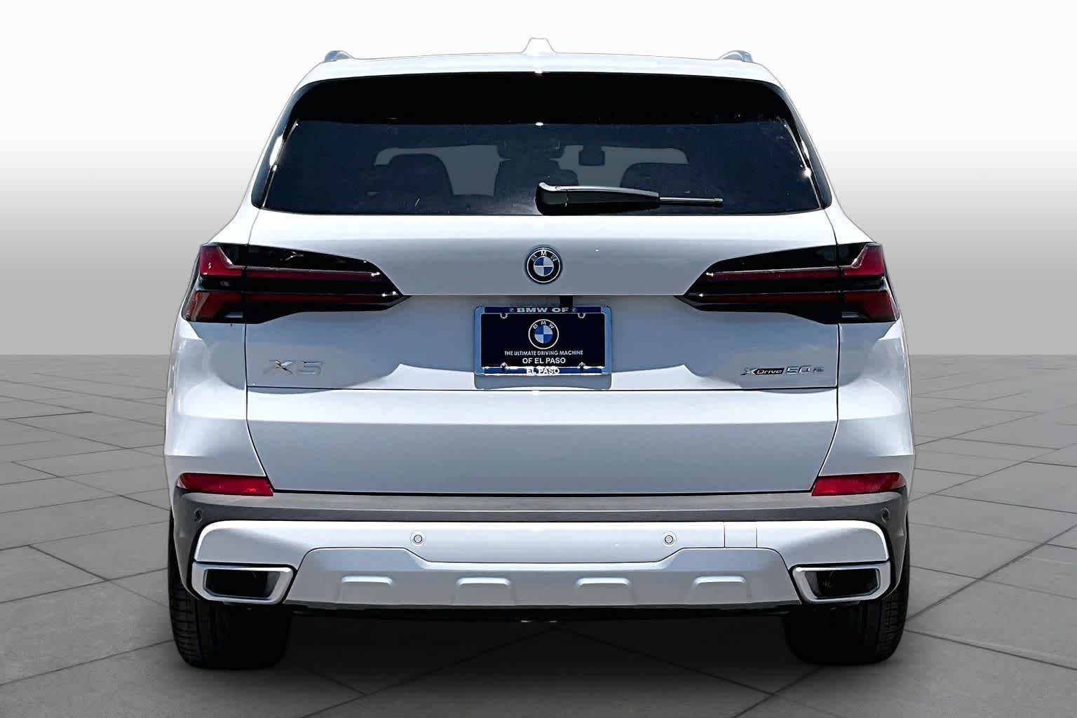 New 2026 Alpine White BMW xDrive50e image 4