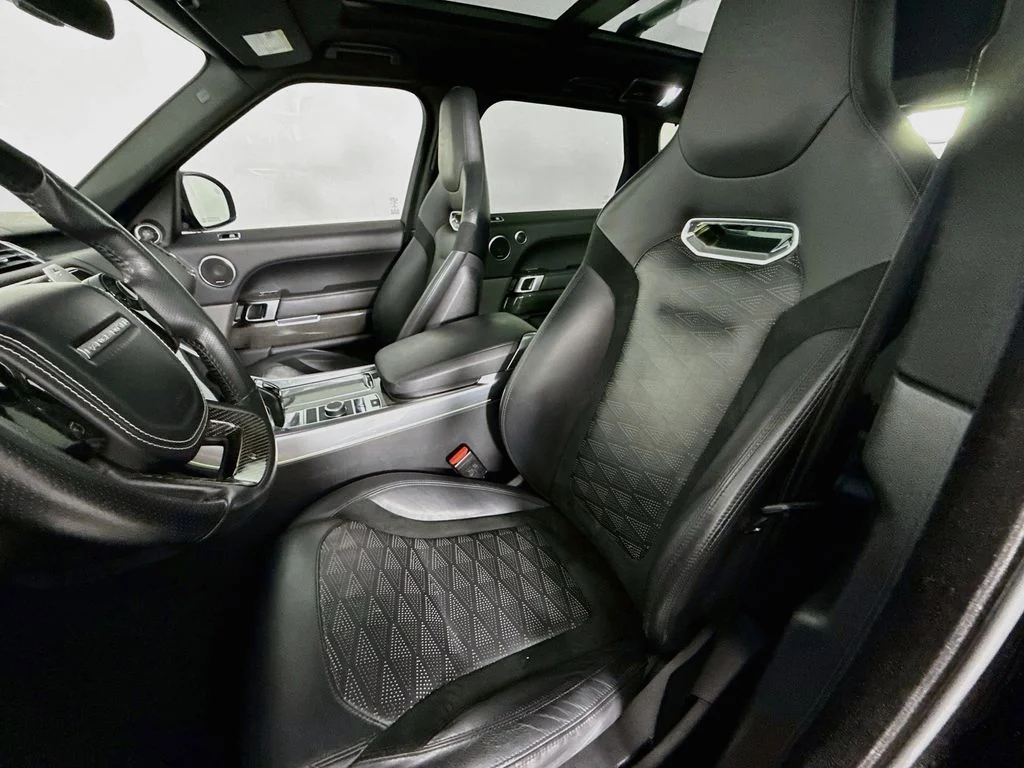 Used 2021  Land Rover SVR image 5