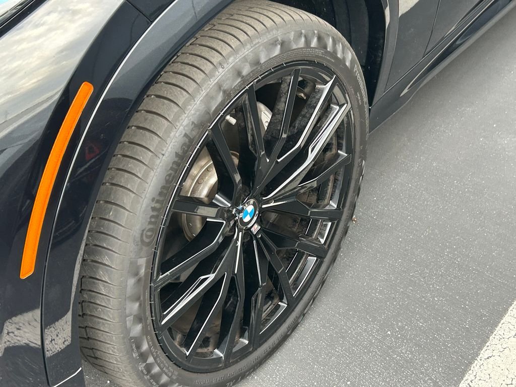 Used 2026 Black Sapphire Metallic BMW xDrive40i image 3