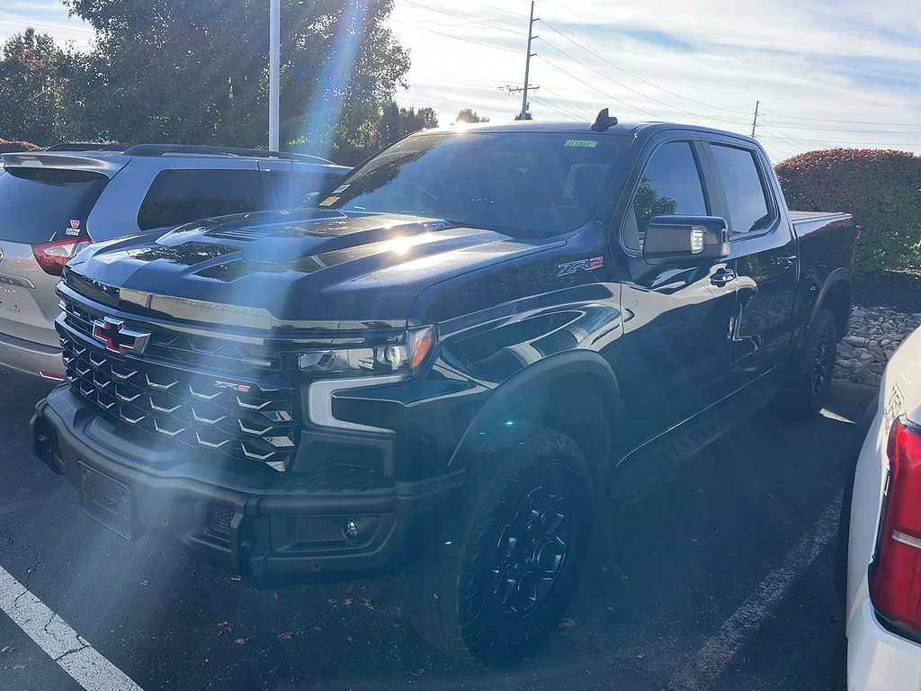 2024 Chevrolet Silverado 1500 ZR2, photo 3 of 12