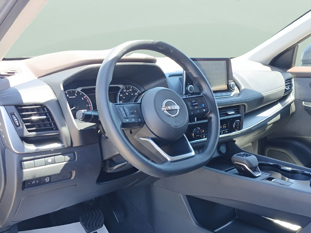 Used 2023 Gray Nissan SV image 17