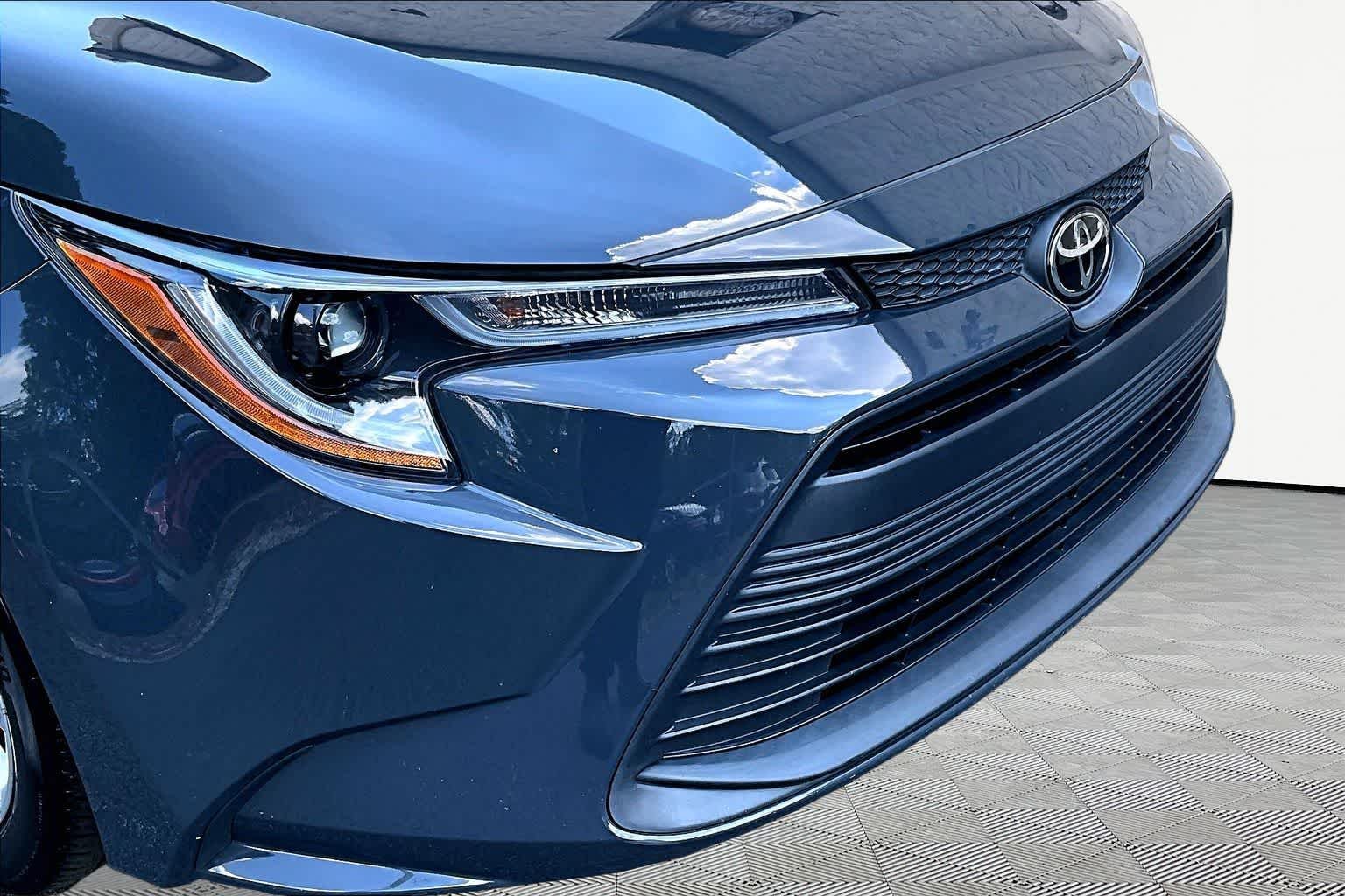 Used 2023 Underground Toyota LE image 30
