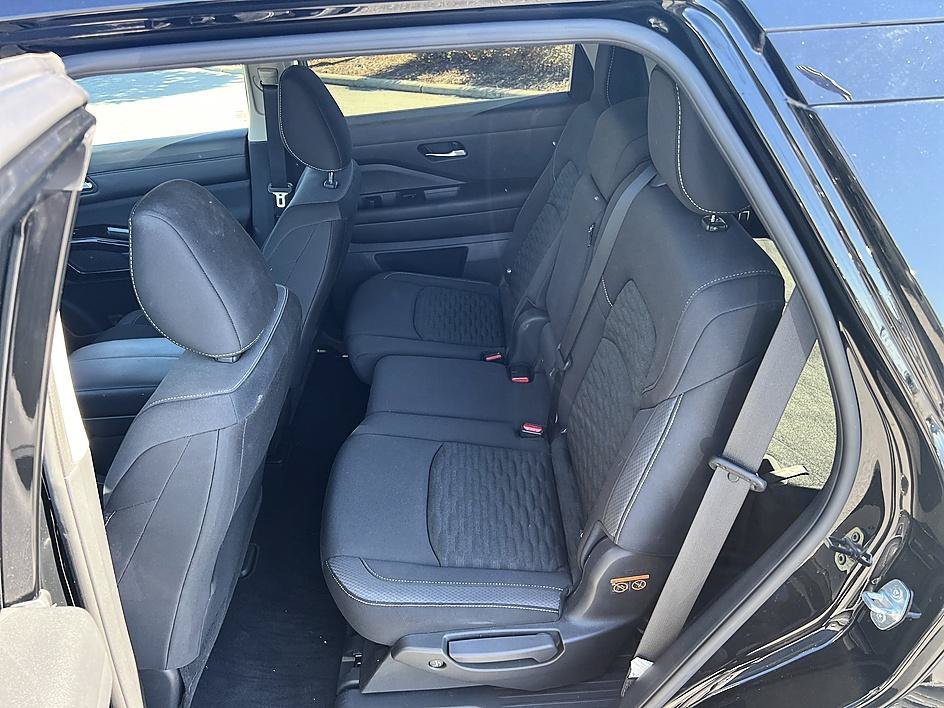 Used 2022 Super Black Nissan SV image 14
